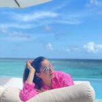 Neelam Kothari Instagram - My idea of a vacation is to relax and chill💕💕#summervibes #BaglioniResortMaldives #BaglioniMaldives #Italianluxury @baglioniresortmaldives @rupalidean Baglioni Maldives