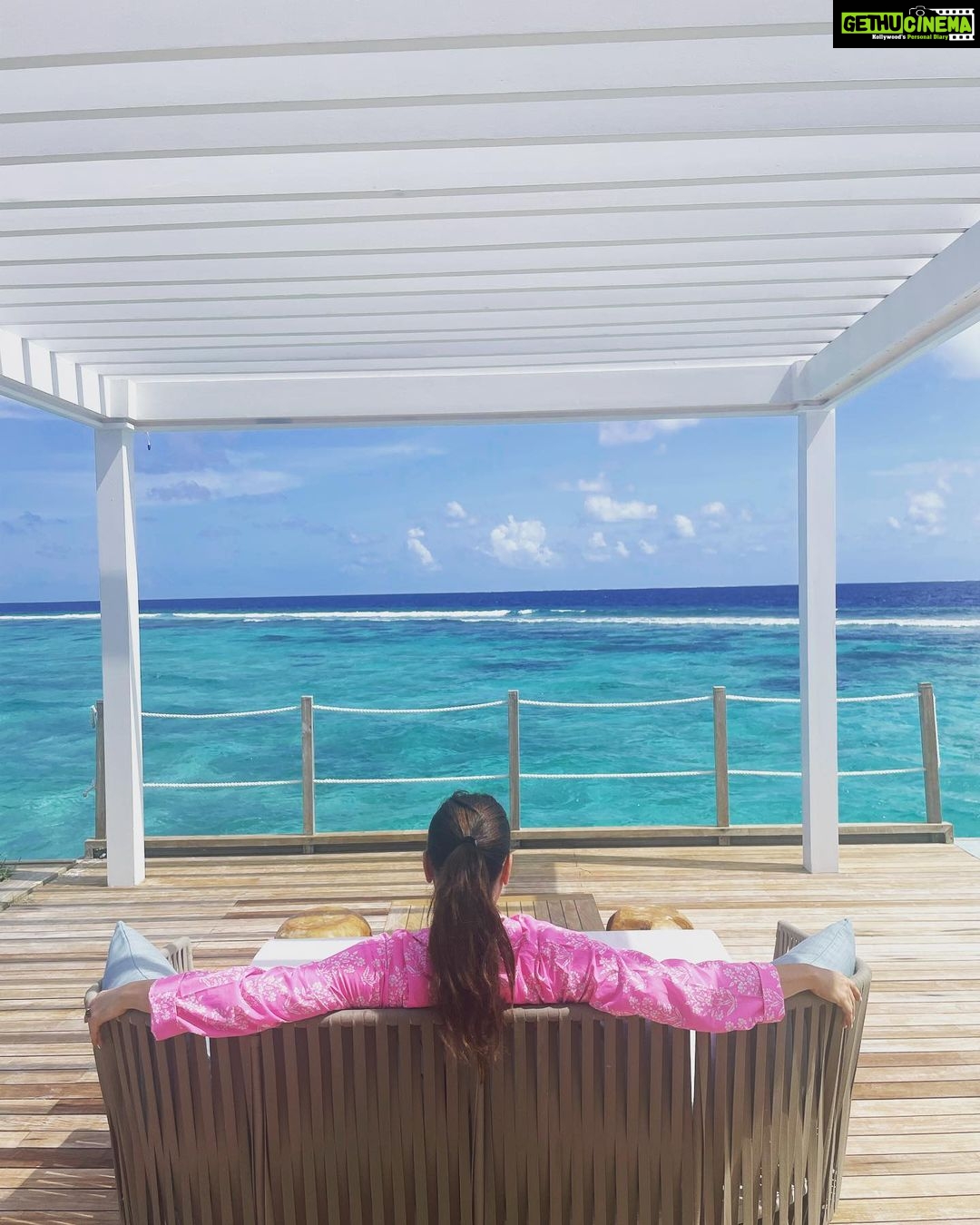 Neelam Kothari Instagram - My idea of a vacation is to relax and chill💕💕#summervibes #BaglioniResortMaldives #BaglioniMaldives #Italianluxury @baglioniresortmaldives @rupalidean Baglioni Maldives