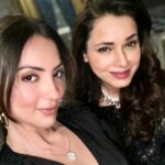 Neelam Kothari Instagram - A spectacular night in the beautiful city of Jaipur. @seemakhan76 . #workmode #aboutlastnight #magical #aboutlastnight #eventdesign