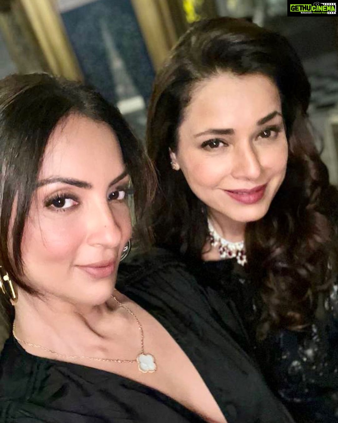 Neelam Kothari Instagram - A spectacular night in the beautiful city of Jaipur. @seemakhan76 . #workmode #aboutlastnight #magical #aboutlastnight #eventdesign