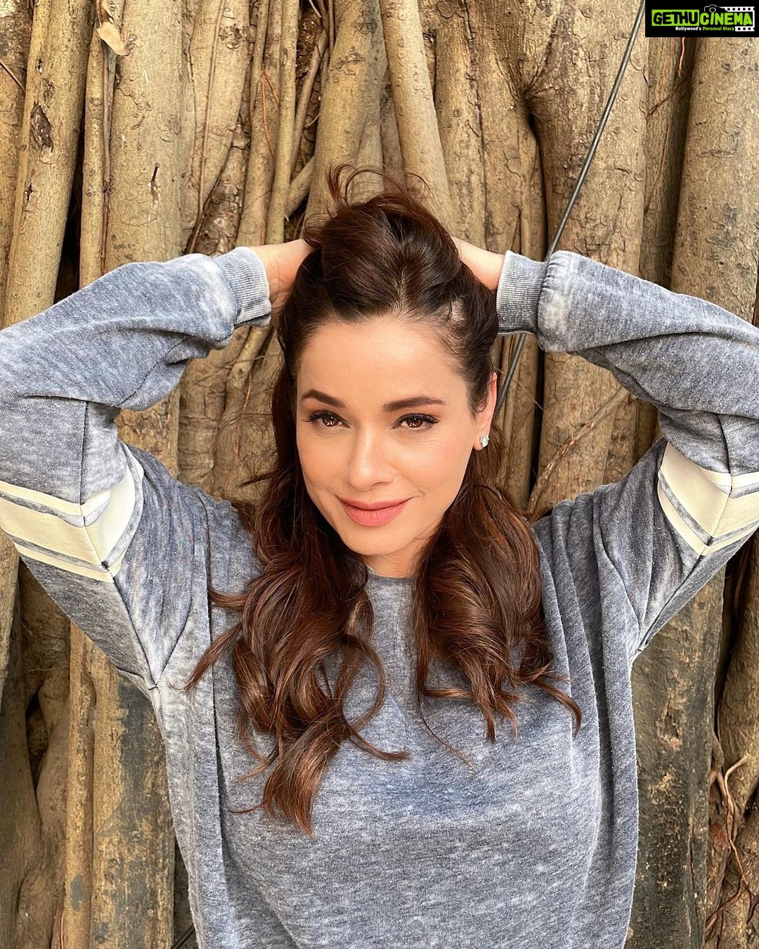 Neelam Kothari Instagram - It’s the weekend ✨✨✨. . . . . #happyme
