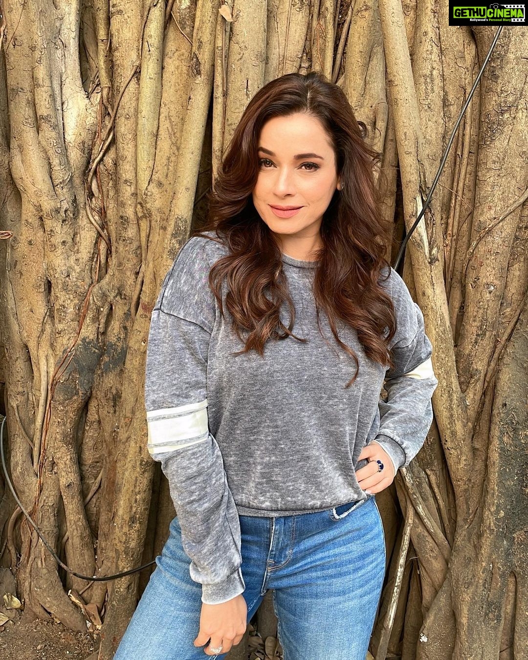 Neelam Kothari Instagram - It’s the weekend ✨✨✨. . . . . #happyme