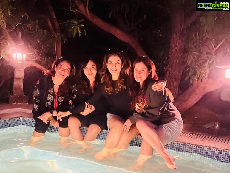Neelam Kothari Instagram - A perfect weekend with the girls ❤️ Thank you Ravs 😘 @officialraveenatandon @anitaloomba77 @monicaawadhwani