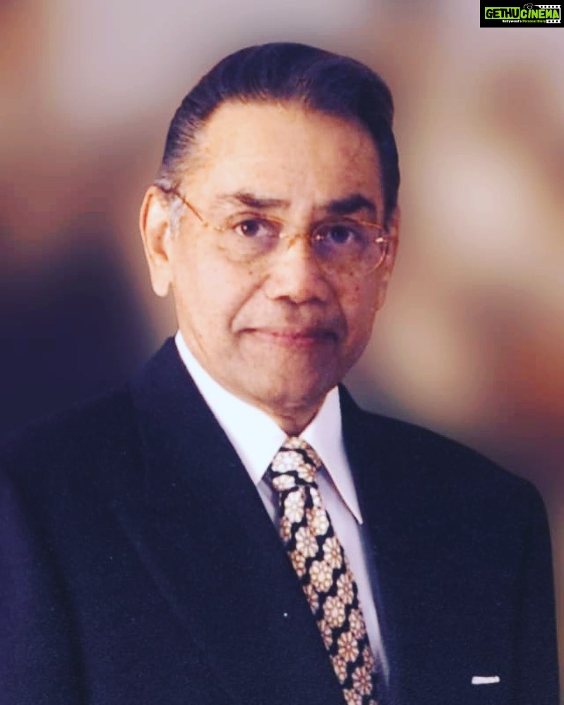 Neelam Kothari Instagram - My dearest dearest dad. You were my guiding light, my strength, my pillar of support and my friend. You will be deeply missed. We love you ❤️ May your soul rest in peace. Amen. 🙏