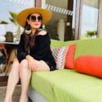 Neelam Kothari Instagram - Everyone needs a little sunshine ☀️ 🌈☀️ I just got mine. Thank you @w_goa for your hospitality you have a super team who took such good care of Ahana and me. ❤️ ps… still waiting for that perfect tan 😅 . @tanveerkwatra @rupalidean @sohrababa @natsravi . . #wgoa #whotels #wescapes #bonvoy W GOA