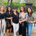 Neelam Kothari Instagram - Always good to see you girlies ❤️❤️ @gaurikhan loved your new collection!!!@ektarkapoor @ek_ek_ekoo @shabskofficial @suzkr Gauri Khan Designs