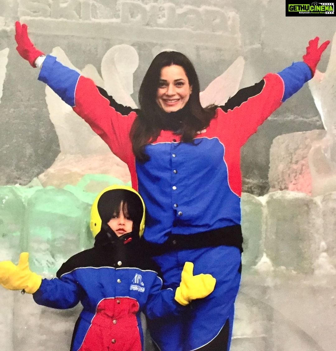 Neelam Kothari Instagram - How much does mumma love you? Thiisssssss mucchhhh..!!!!!! With my lil munchkin ❤️😘😍 #throwback