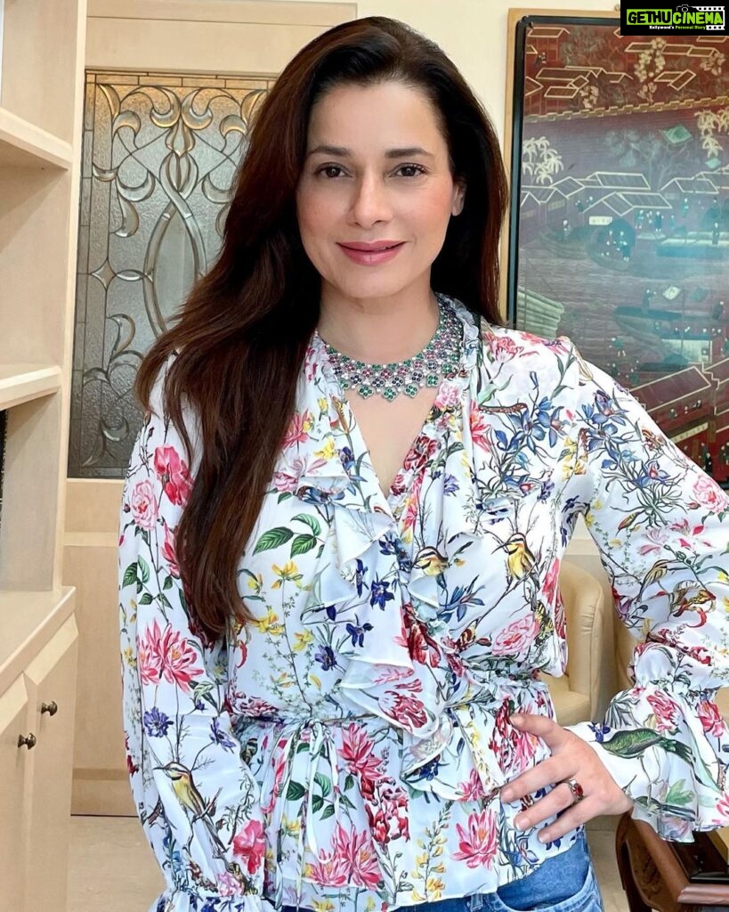 Neelam Kothari Instagram - Back to what I love doing most… designing and creating jewellery is my passion. Wearing a necklace from my new collection an emerald, ruby, sapphire and diamond necklace. #neelamjewels @neelamjewelsofficial . @theworldofgaya . #finejewels #art #design #creation #magnificentjewels #finejewellery #citizensofgaya Neelam Jewels