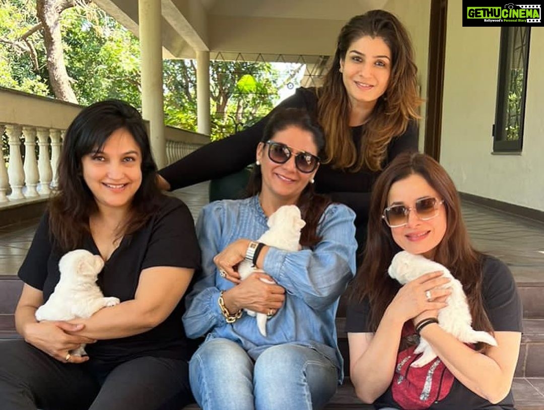 Neelam Kothari Instagram - A perfect weekend with the girls ❤️ Thank you Ravs 😘 @officialraveenatandon @anitaloomba77 @monicaawadhwani