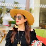 Neelam Kothari Instagram - Everyone needs a little sunshine ☀️ 🌈☀️ I just got mine. Thank you @w_goa for your hospitality you have a super team who took such good care of Ahana and me. ❤️ ps… still waiting for that perfect tan 😅 . @tanveerkwatra @rupalidean @sohrababa @natsravi . . #wgoa #whotels #wescapes #bonvoy W GOA