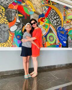 Neelam Kothari Instagram - Nothing better than mother daughter bonding time!! ❤️❤️ nevertheless missing papa @samirsoni123 .
.
.
.
.
.
.

@w_goa
@tanveerkwatra
@rupalidean
@sohrababa

#wgoa #whotels #wescapes #bonvoy