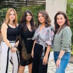 Neelam Kothari Instagram - Always good to see you girlies ❤️❤️ @gaurikhan loved your new collection!!!@ektarkapoor @ek_ek_ekoo @shabskofficial @suzkr Gauri Khan Designs