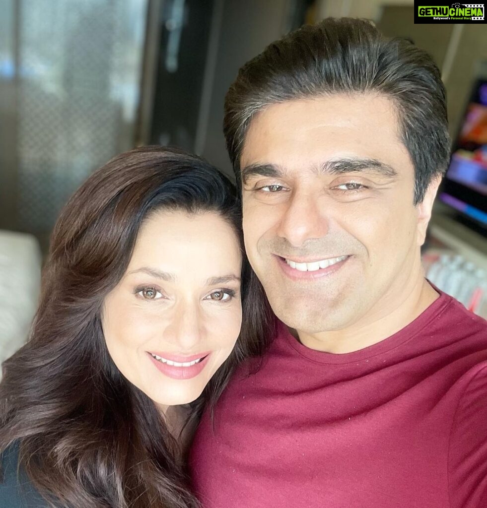 Neelam Kothari Instagram - Always fun being back on a set and that too with my husband 😍 @samirsoni123 .. Oh and I like you clean shaven by the way 😜