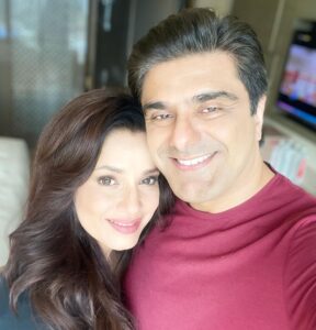 Neelam Kothari Instagram - Always fun being back on a set and that too with my husband 😍 @samirsoni123 .. Oh and I like you clean shaven by the way 😜