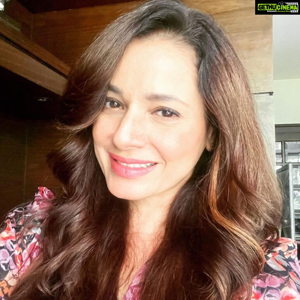 Neelam Kothari Instagram - Life is better when you SMILE 😊 keep shining keep smiling.. especially when you have a good hair day 😉