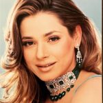 Neelam Kothari Instagram - My first photo shoot for #neelamjewels @neelamjewelsofficial this was part of my first collection 📸 @dabbooratnani #throwback