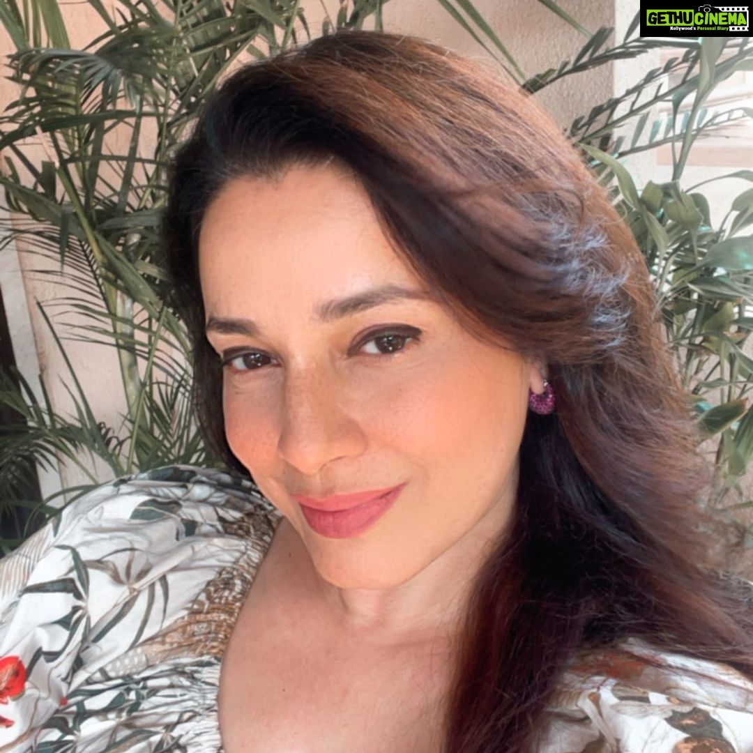 Neelam Kothari Instagram - All ready but nowhere to go.. #stayhome #staysafe #lockdown2021