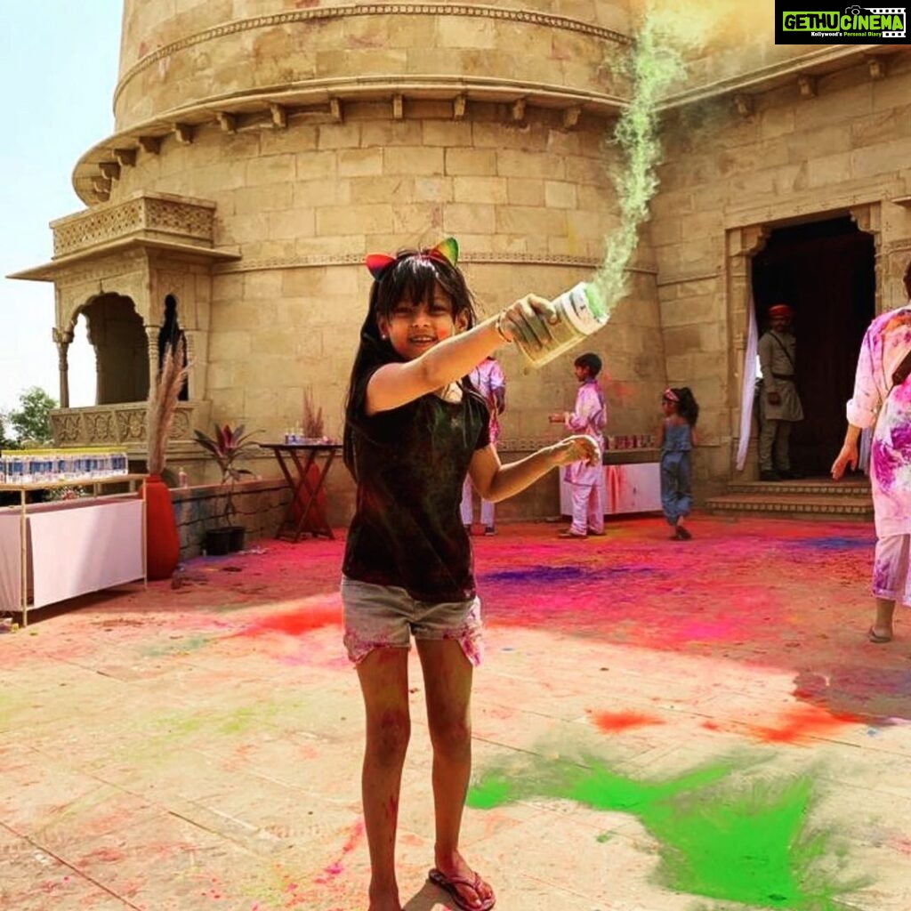 Neelam Kothari Instagram - Happy Holi everyone... #throwback 💕🌈 Suryagarh Jaisalmer