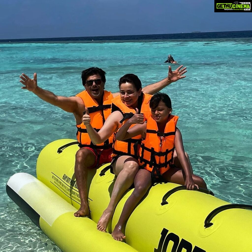 Neelam Kothari Instagram - Need a vacation 😅😜 #sundayvibes . @samirsoni123