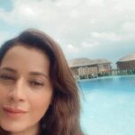 Neelam Kothari Instagram - Sun kissed 🤩🌈🏝. . . @lilybeachresortmaldives @rupalidean . #vacation #valentine #lilybeachresortmaldives #lilybeach Lily Beach Resort & Spa at Huvahendhoo, Maldives