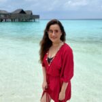 Neelam Kothari Instagram - Sun kissed 🤩🌈🏝. . . @lilybeachresortmaldives @rupalidean . #vacation #valentine #lilybeachresortmaldives #lilybeach Lily Beach Resort & Spa at Huvahendhoo, Maldives
