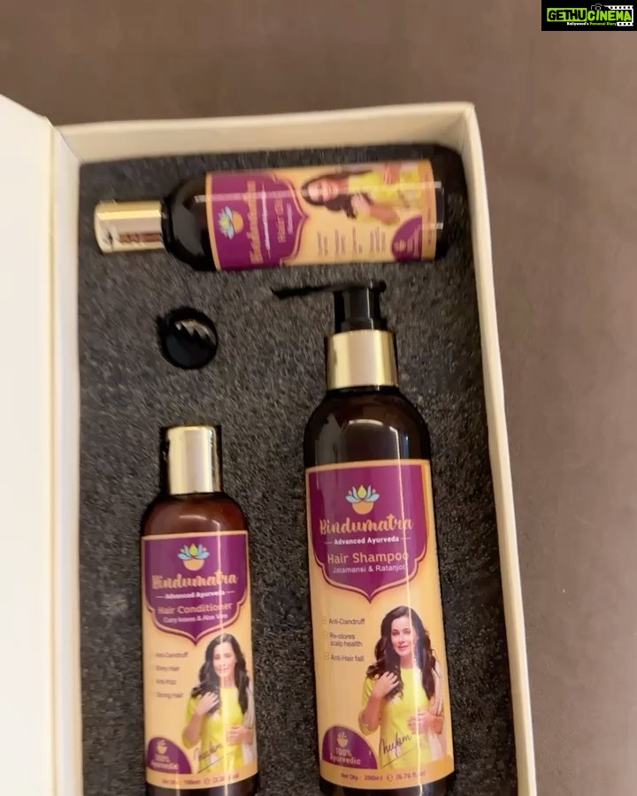 Neelam Kothari Instagram - Finally itβs here! π©π»βπ¦°