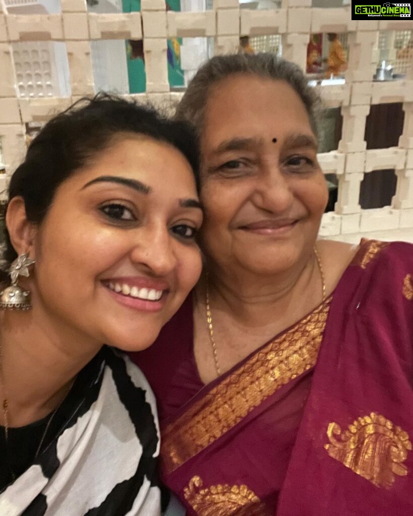 Neelima Rani Instagram - Sneaked out of work for a quick dinner with amma and thambi..time well spent 😍 love u lots ma