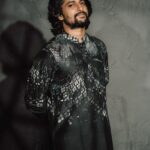 Neeraja Kona Instagram - Dharani in black isssa vibe 🖤 @nameisnani In @rohitgandhirahulkhanna Pics @adrin_sequeira #Dasara