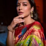 Neeraja Kona Instagram - Miss SH💟 @shrutzhaasan Saree @brandmandir Jewellery @vajrjewels Asst stylist @manogna_gollapudi Photographer @adrin_sequeira Hyderabad