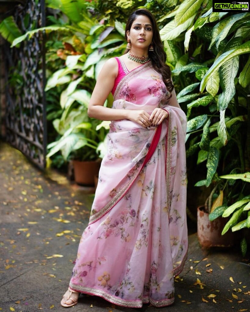 Neeraja Kona Instagram - Lavanya 💟 @itsmelavanya Saree @seharrebysahitheereddy Jewellery @bcos_its_silver Asst styling @meghanaa_ch Photographer kannasrihari