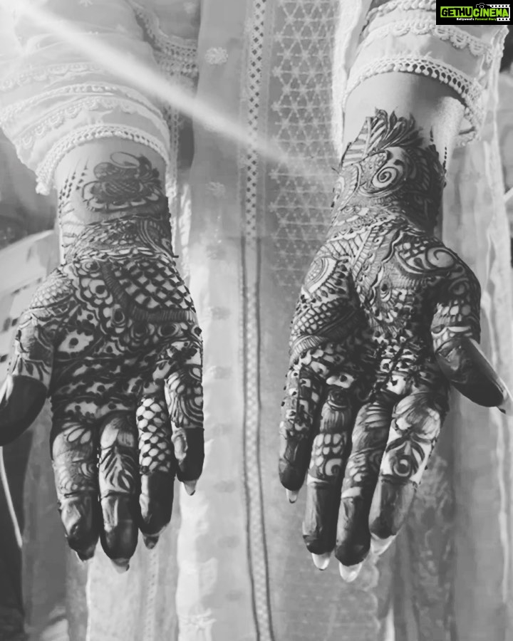 Neeraja Kona Instagram - One of those things 🤍