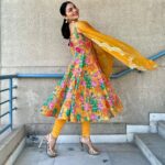 Neeru Bajwa Instagram - I couldn’t pick one 💛 The talent in Punjab makes me so proud🩷 #buhebariyan #promotions 👗 @aliwarofficial 📸 @kunwararorax Hair @hairbyramacoiffeur