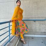 Neeru Bajwa Instagram - I couldn’t pick one 💛 The talent in Punjab makes me so proud🩷 #buhebariyan #promotions 👗 @aliwarofficial 📸 @kunwararorax Hair @hairbyramacoiffeur