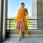 Neeru Bajwa Instagram - I couldn’t pick one 💛 The talent in Punjab makes me so proud🩷 #buhebariyan #promotions 👗 @aliwarofficial 📸 @kunwararorax Hair @hairbyramacoiffeur