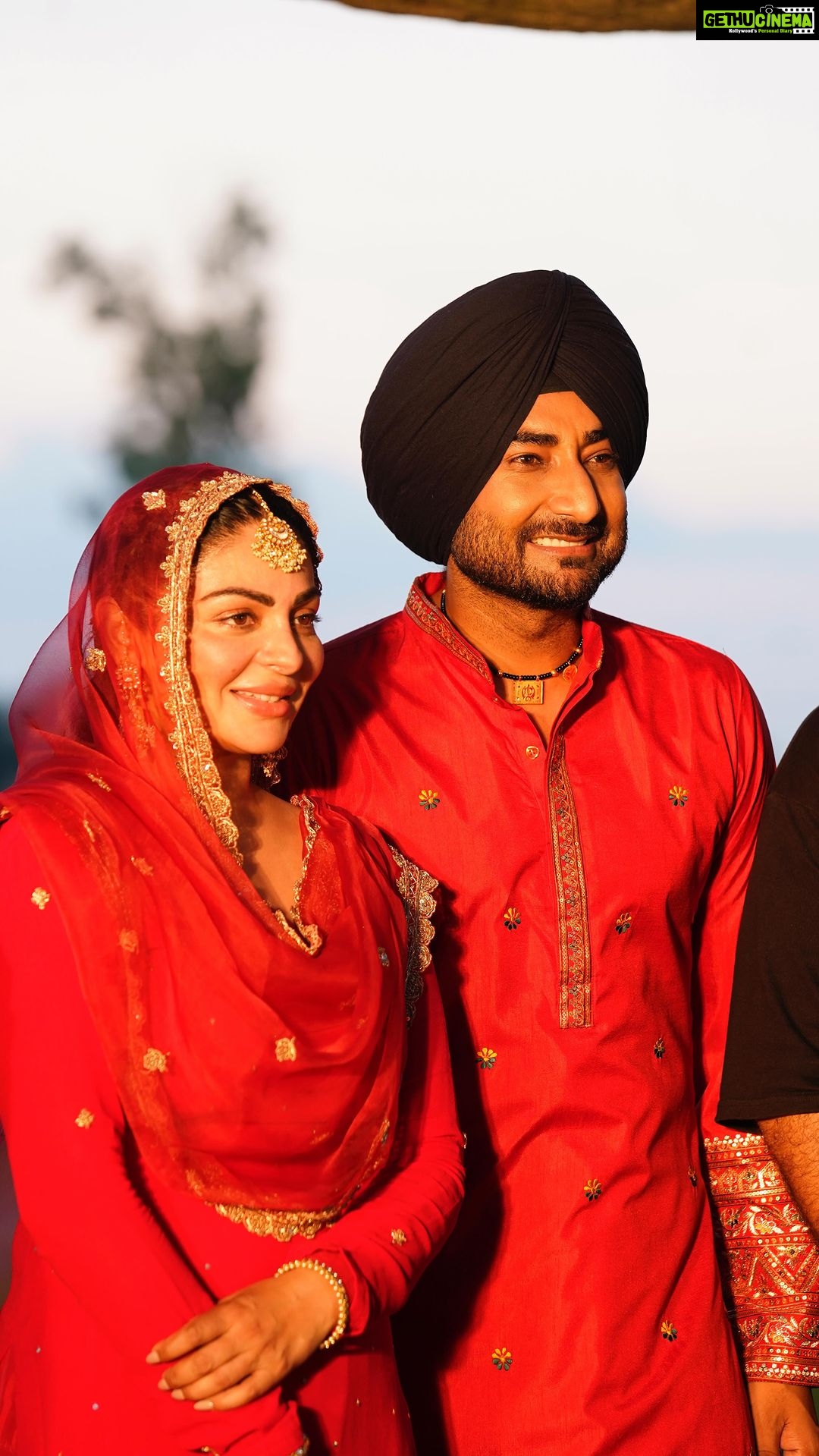 Neeru Bajwa Instagram - ਨੀ ਮੈ ਤੇਰੇ ਵਿੱਚ ਵੇਖਿਆ ਪੰਜਾਬ ਜੱਟੀਏ ❤️🤗( ਪੰਜਾਬ ਵਰਗੀ ) ਦੇਸ ਪੰਜਾਬ ਦੀਆਂ ਕੁੜੀਆਂ ਦਾ ਗੀਤ 🤗ਜੁੱਗ ਜੁੱਗ ਜੀਉ @neerubajwa @charanlikhariofficial @icxnmusic @stalinveer #punjabwargi #mittidabawa2 #Newsong #ranjitbawasongs