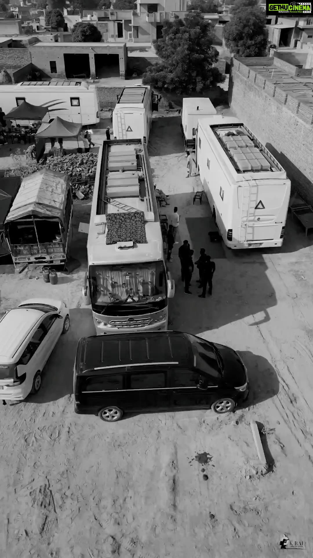 Neeru Bajwa Instagram - Extreme,exhilarating JOY to embark on the journey of SHAYAR ✍️….. good luck and congrats team🥳 @satindersartaaj @yograjofficial @malkeetrauni @thite_santosh @udaypratapofficial @jagdeepsinghwarring @munishomjee @buntybains @waheguru_academy @itsneerubajwaentertainment