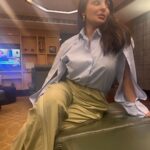 Neeru Bajwa Instagram - Prem Kaur kuch zyada hi kush ah…. #poser #buhebariyan ❤️ #inatheaternearyou