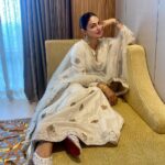 Neeru Bajwa Instagram - #buhebariyan #sept15 👗@harsimransaraiofficial 💁🏽‍♀️ @hairbyramacoiffeur 💍 @manimuktaajewels