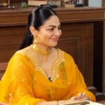 Neeru Bajwa Instagram - #buhebariyan khol k sadde naal ne @official_dharmindermann @gurpreetkaur.bhangu.5 @jaswinderbrarofficial @officialrupinderrupi @neerubajwa @rubina.bajwa @jagdeepsinghwarring @thite_santosh !!