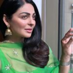 Neeru Bajwa Instagram – #buhebariyan #sept15 💚 

@aliwarofficial @hairbyramacoiffeur @manimuktaajewels