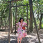 Neetha Ashok Instagram – Happy weekend y’all ❤️

Pc: my unpaid photographer @satishmesta ❤️
Dress: Bombay Paisley 
Bag: Zara 
Watch: Ulysse Nardin 
Footwear: Crocs 

(Holiday, vacation, Ubud, tropical, nature, greenery, sunburn)