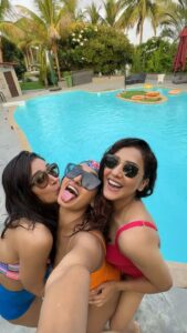 Neeti Mohan Instagram - All in the gene pool 🌊

@anchaviyo 🏝️