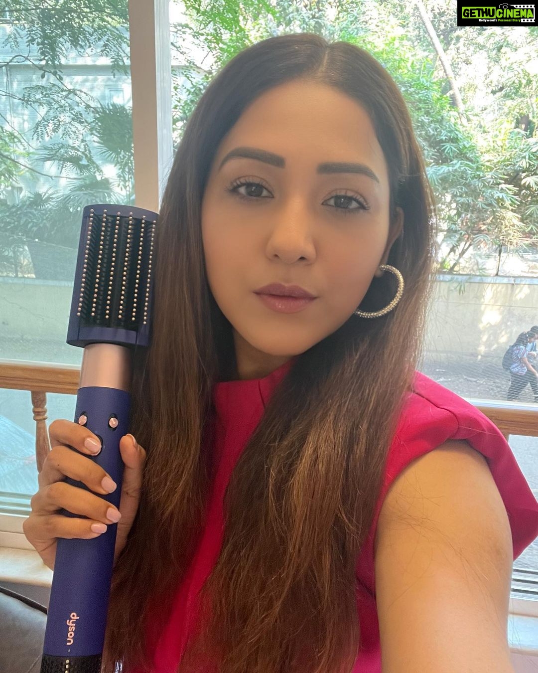 Neeti Mohan Instagram - Mother’s Day month has begun and so have the gifts❤️ Being a mother is a beautiful feeling and so is having a good hair day 🥰 I count on my Dyson Airwrap to save the day for me, it’s as good as a salon at home! #DysonIndia#DysonAirwrap#DysonHair#gifted