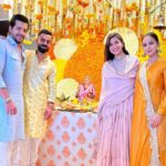Neeti Mohan Instagram - In the divine presence of Bappa and most beautiful couple inside out @anushkasharma @virat.kohli Ganpati Bappa Moreya 🙏🏼🌸 @nihaarpandya
