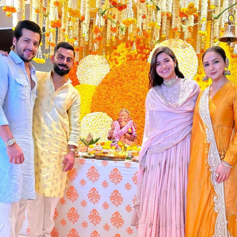 Neeti Mohan Instagram - In the divine presence of Bappa and most beautiful couple inside out @anushkasharma @virat.kohli Ganpati Bappa Moreya 🙏🏼🌸 @nihaarpandya
