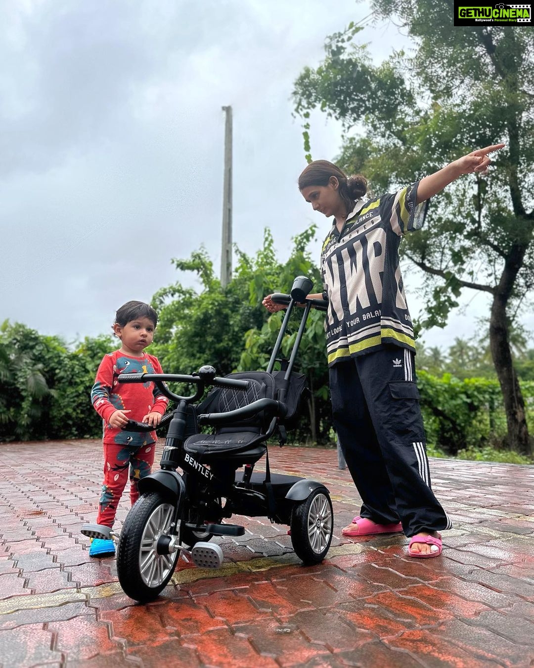 Neeti Mohan Instagram - Some ‘Auto’ generated feelings at the farm 🏡
