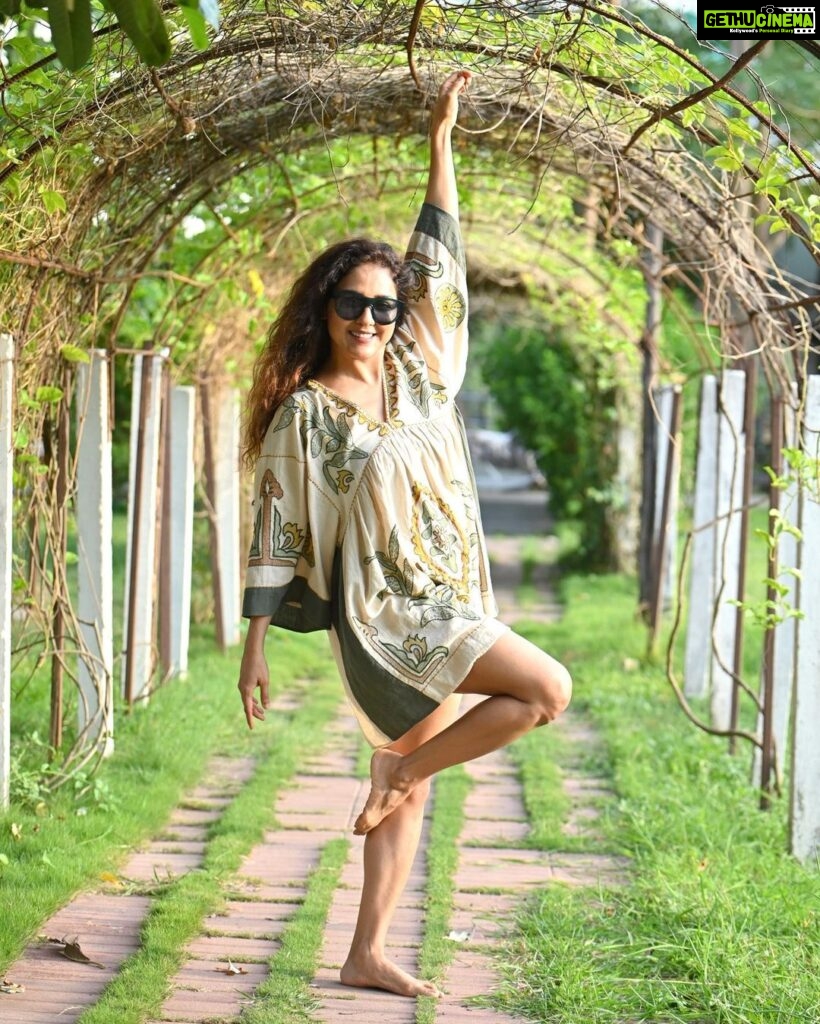 Neeti Mohan Instagram - Just cuz the Grass is Greener ☀️🌧️ 📸: @nikhilpanditphotography