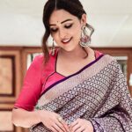 Neeti Mohan Instagram - I am so SAARI 🥻🙏🏼🌸 Saree @raw_mango Jewellery @tribebyamrapali Style @shreyandurjastyle Hair @dwyessh_hairwizard Makeup @ritickasjalan 📸 @tridevsudevan