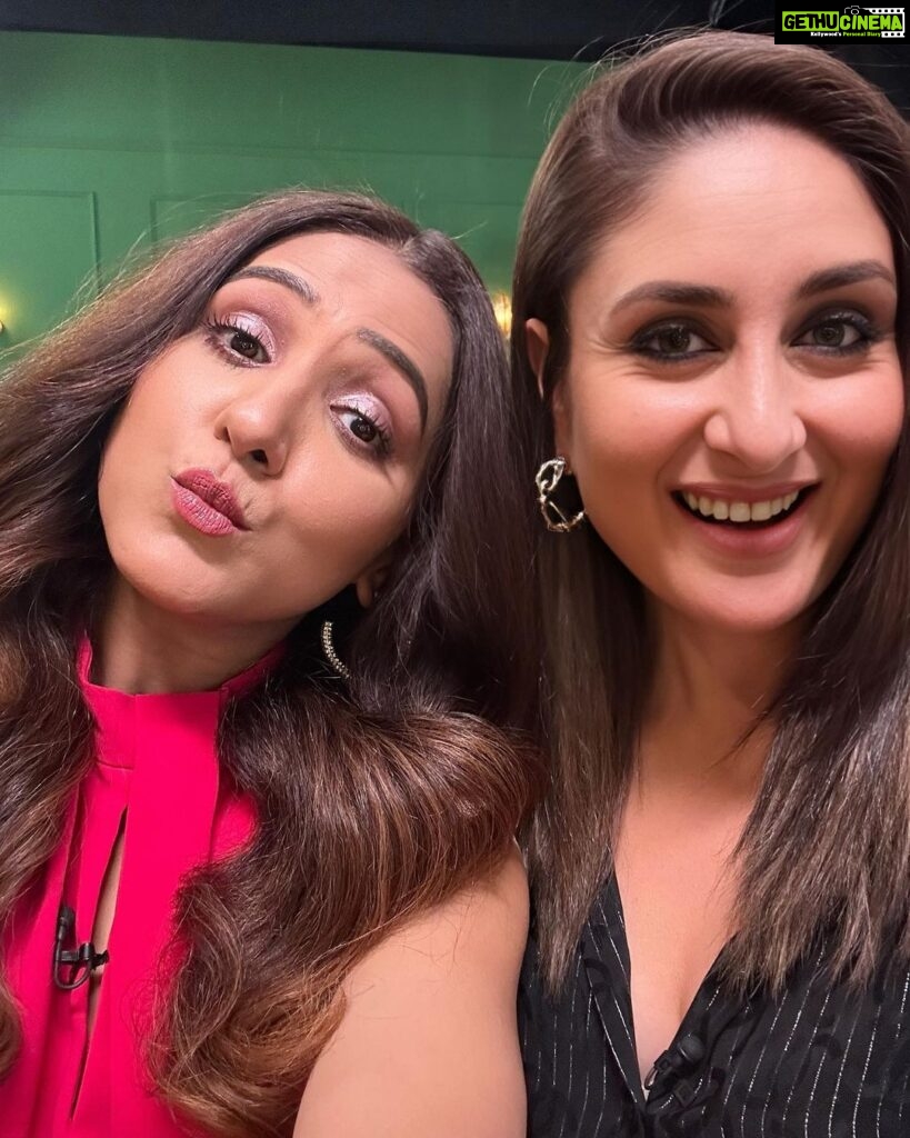 Neeti Mohan Instagram - Pout with the Pooh 💋 @kareenakapoorkhan #WhatWomenWant @mirchiplus #comingsoon
