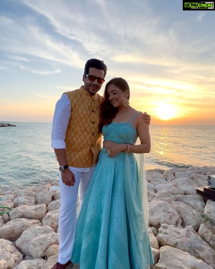 Neeti Mohan Instagram - Cheers to 4 years of togetherness @nihaarpandya ❤️ Fortunate to have found you my soulmate! Loving making memories with you each day ♾️ #HappyAnniversary